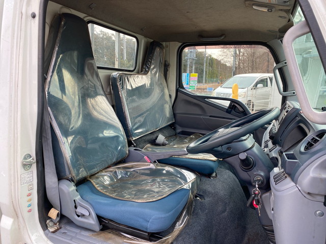 三菱ふそうキャンター平ボディ小型（2t・3t）[写真27]