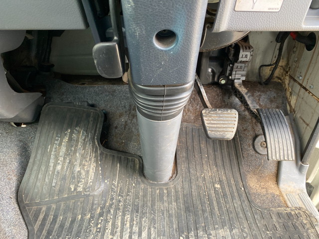 三菱ふそうキャンター平ボディ小型（2t・3t）[写真37]