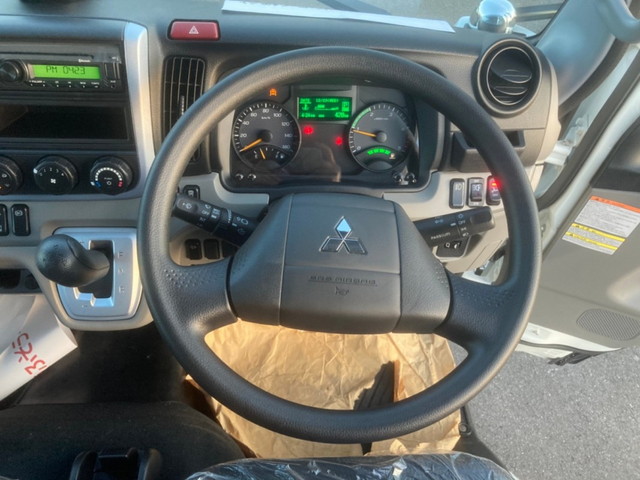 三菱ふそうキャンターアルミバン小型（2t・3t）[写真13]