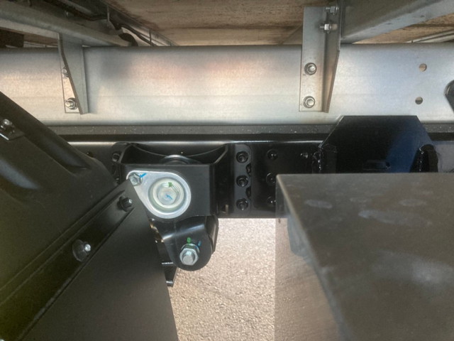 三菱ふそうキャンターアルミバン小型（2t・3t）[写真22]