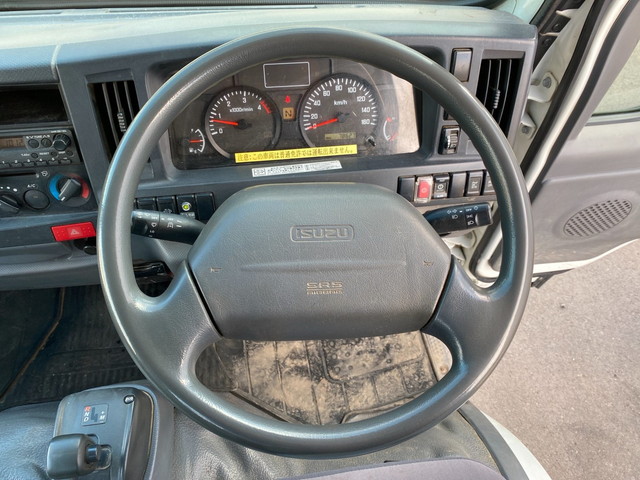 いすゞエルフクレーン3段小型（2t・3t）[写真32]