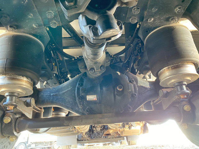 いすゞギガアルミウイング大型（10t）[写真27]