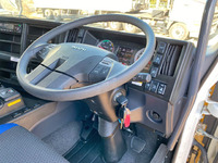 いすゞギガアルミウイング大型（10t）[写真34]