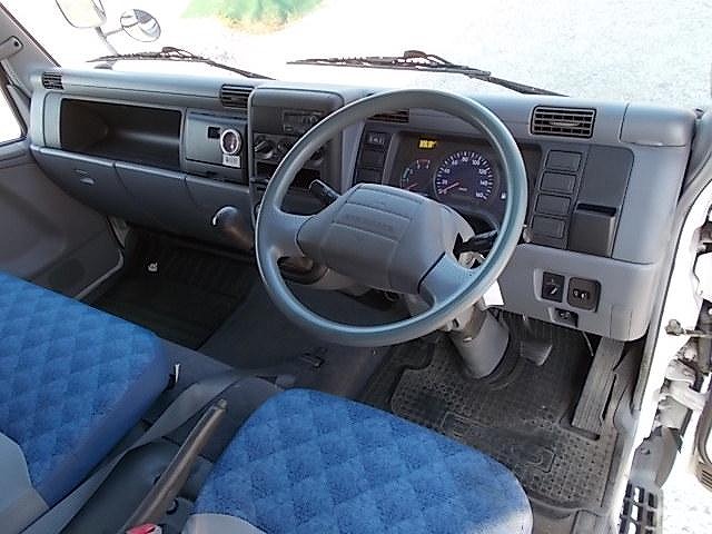 三菱ふそうキャンター幌車小型（2t・3t）[写真36]