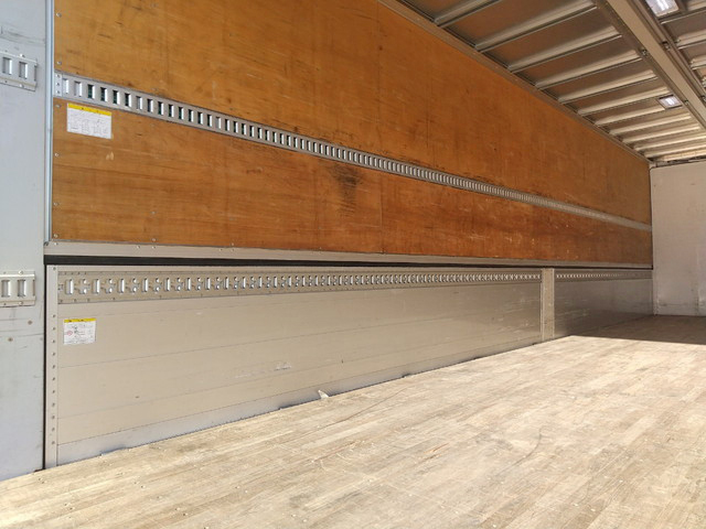 UDトラックスクオンアルミウイング大型（10t）[写真12]