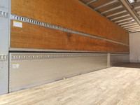 UDトラックスクオンアルミウイング大型（10t）[写真12]