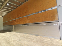 UDトラックスクオンアルミウイング大型（10t）[写真13]