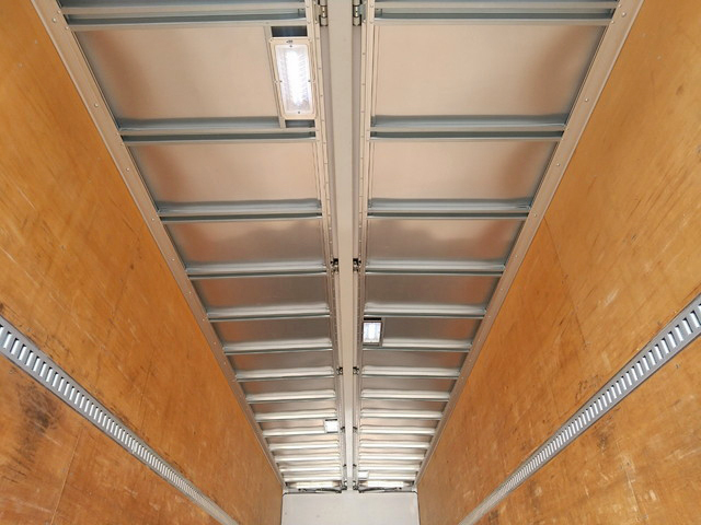 UDトラックスクオンアルミウイング大型（10t）[写真14]