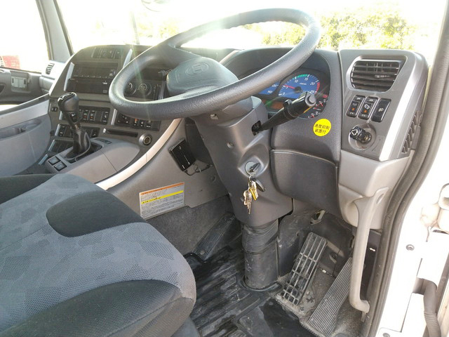 UDトラックスクオンアルミウイング大型（10t）[写真29]