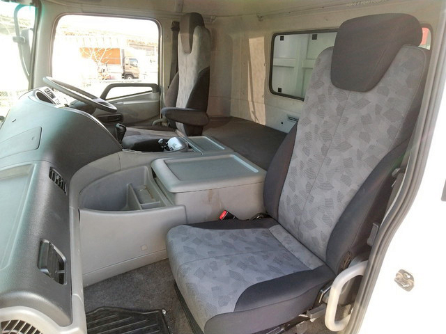 UDトラックスクオンアルミウイング大型（10t）[写真30]