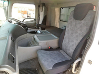 UDトラックスクオンアルミウイング大型（10t）[写真30]