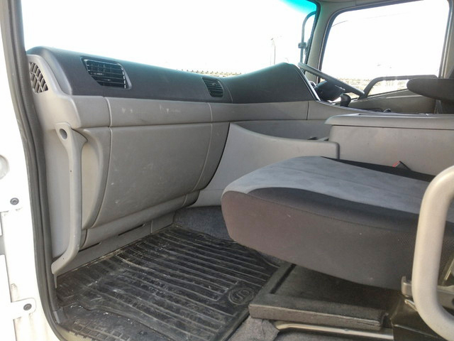 UDトラックスクオンアルミウイング大型（10t）[写真31]