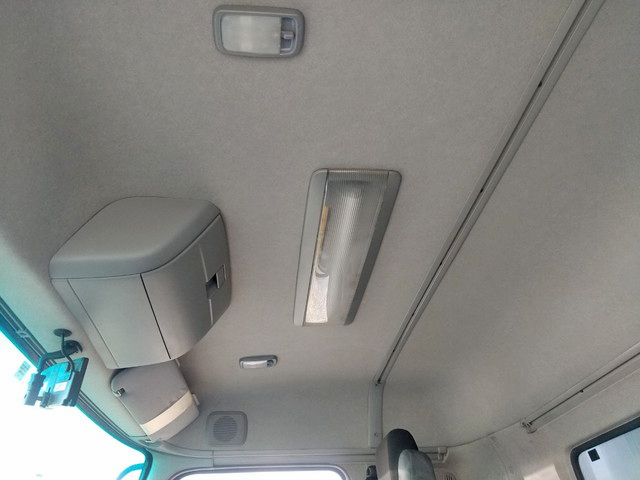 UDトラックスクオンアルミウイング大型（10t）[写真32]