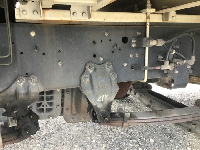 いすゞギガアルミウイング大型（10t）[写真10]