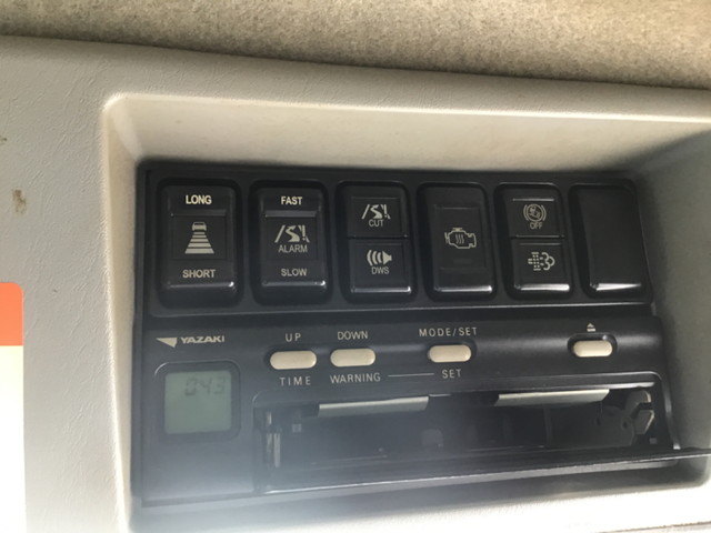 いすゞギガアルミウイング大型（10t）[写真25]