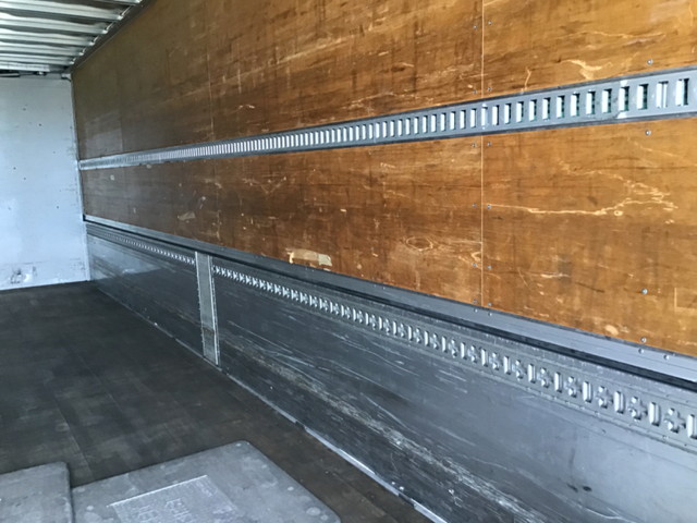 いすゞギガアルミウイング大型（10t）[写真07]