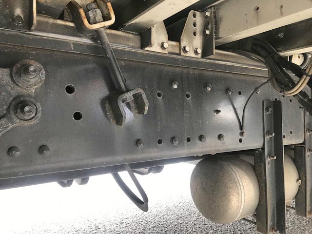 UDトラックスクオンアルミウイング大型（10t）[写真24]