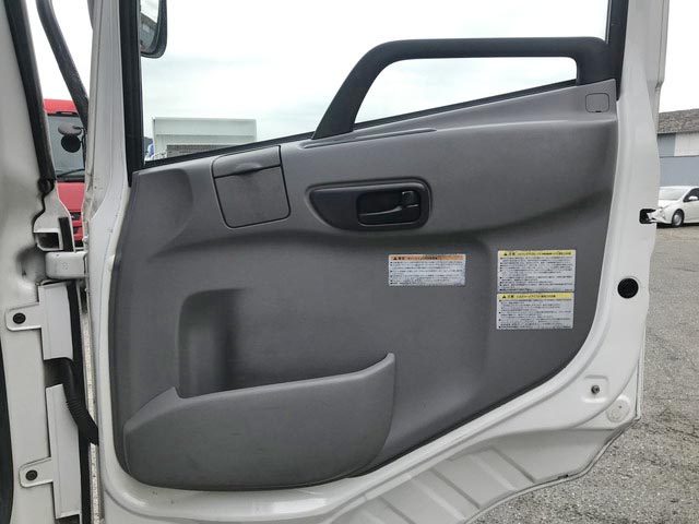 UDトラックスクオンアルミウイング大型（10t）[写真29]