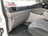 UDトラックスクオンアルミウイング大型（10t）[写真30]