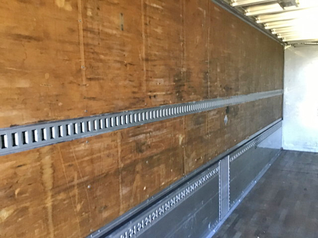 いすゞギガアルミウイング大型（10t）[写真06]