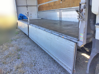 いすゞギガアルミウイング大型（10t）[写真08]