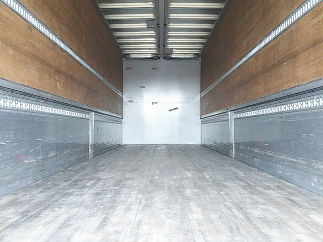 UDトラックスクオンアルミウイング大型（10t）[写真12]