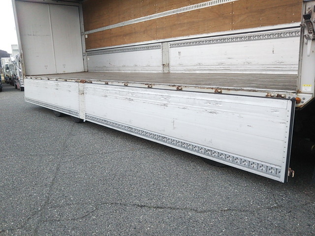 UDトラックスクオンアルミウイング大型（10t）[写真14]