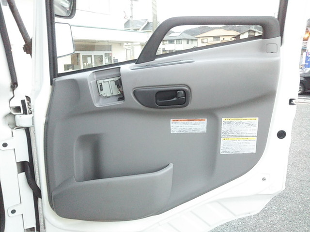 UDトラックスクオンアルミウイング大型（10t）[写真28]