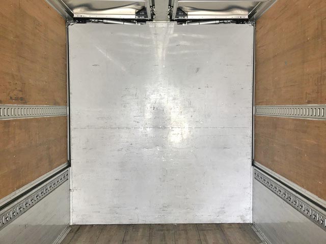 UDトラックスクオンアルミウイング大型（10t）[写真11]