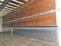 UDトラックスクオンアルミウイング大型（10t）[写真12]