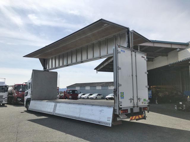 UDトラックスクオンアルミウイング大型（10t）[写真04]