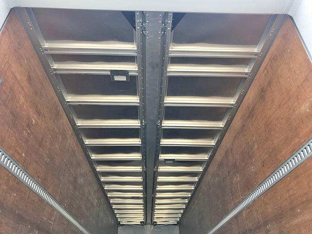 UDトラックスクオンアルミウイング大型（10t）[写真09]