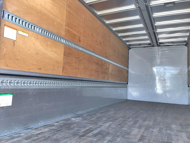 いすゞフォワードアルミウイング中型（4t）[写真10]