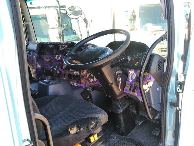 日野プロフィアトレーラーヘッド（トラクターヘッド）大型（10t）[写真32]