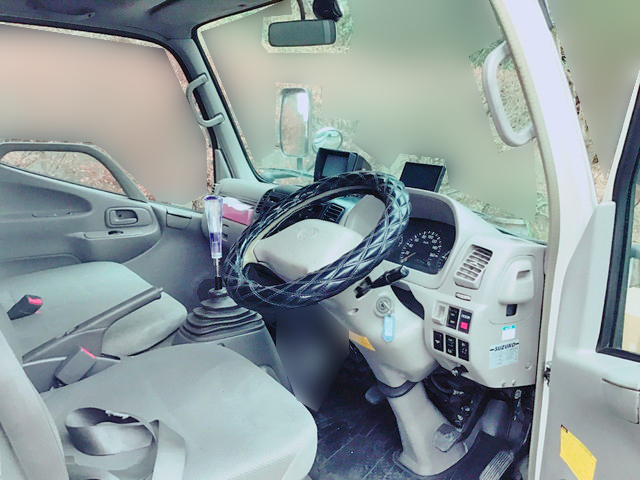 日野デュトロアルミバン小型（2t・3t）[写真28]