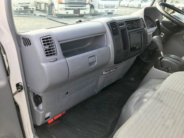 トヨタトヨエース平ボディ小型（2t・3t）[写真27]