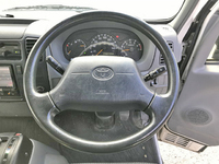 トヨタトヨエース平ボディ小型（2t・3t）[写真33]