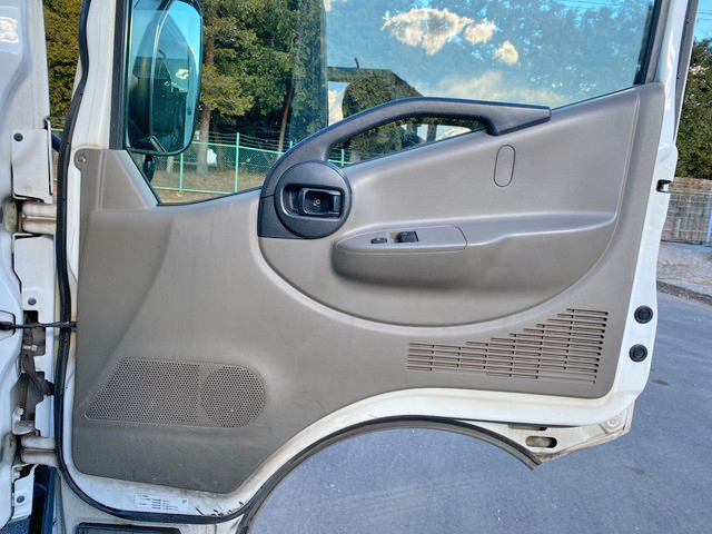 日産アトラス平ボディ小型（2t・3t）[写真30]