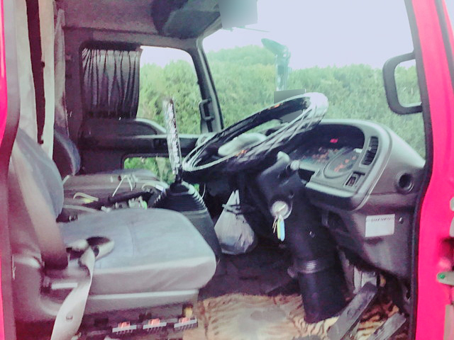 いすゞフォワードアルミバン中型（4t）[写真21]