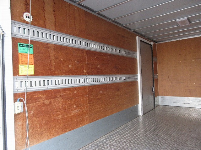 いすゞエルフパネルバン小型（2t・3t）[写真12]