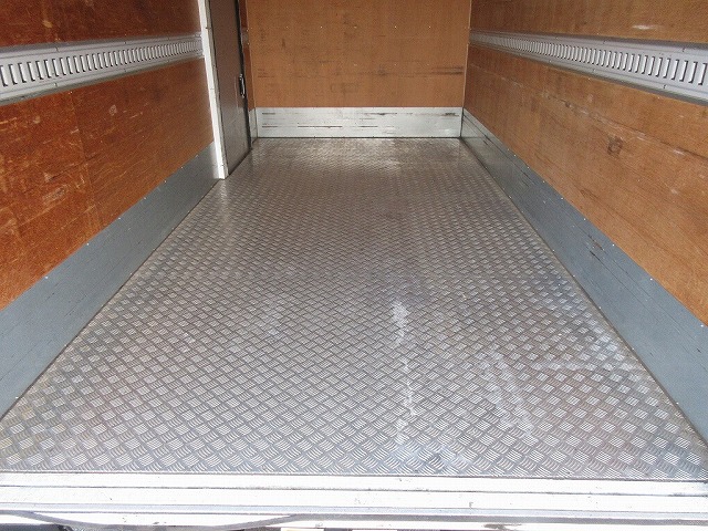 いすゞエルフパネルバン小型（2t・3t）[写真16]