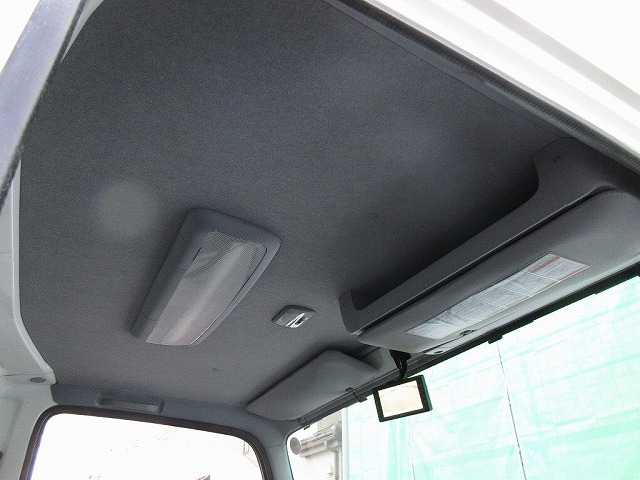 いすゞエルフパネルバン小型（2t・3t）[写真30]