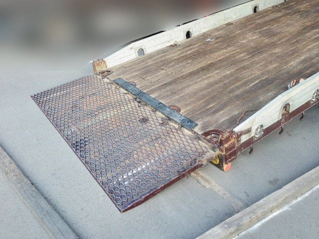 日野レンジャーセーフティクレーン4段増トン（6t・8t）[写真12]