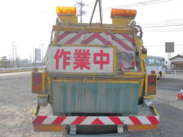 いすゞフォワード道路作業車中型（4t）[写真05]