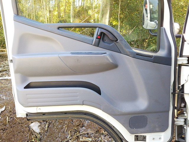 三菱ふそうキャンターユニック3段小型（2t・3t）[写真27]