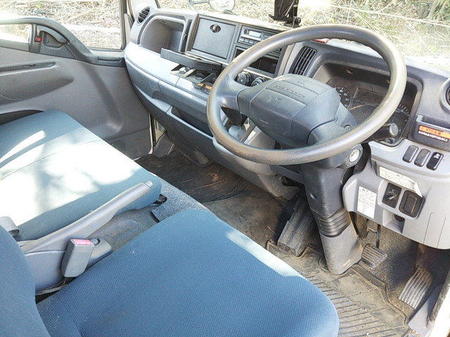 三菱ふそうキャンターユニック3段小型（2t・3t）[写真33]