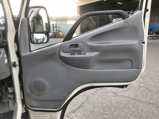 日野デュトロ平ボディ小型（2t・3t）[写真27]