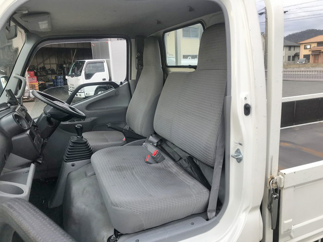 日野デュトロ平ボディ小型（2t・3t）[写真30]