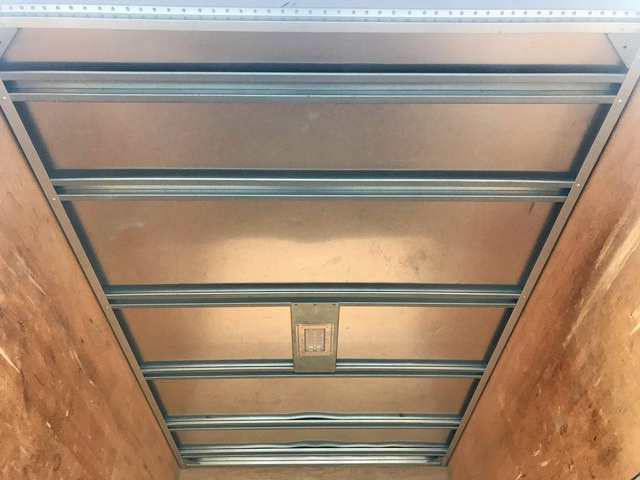 いすゞエルフアルミバン小型（2t・3t）[写真11]