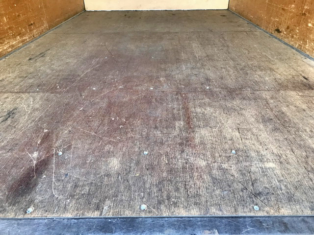 いすゞエルフアルミバン小型（2t・3t）[写真15]